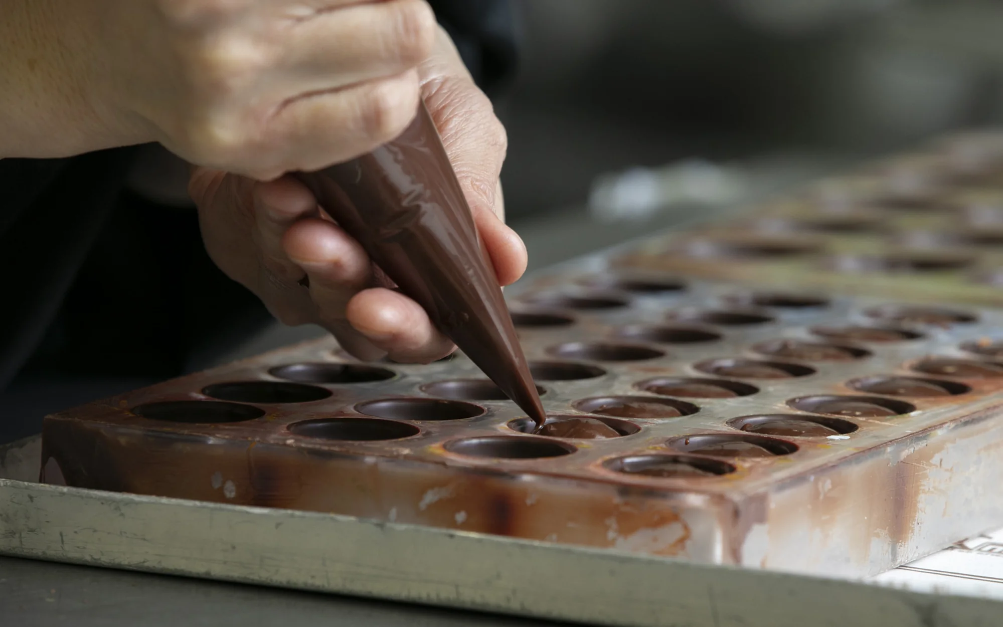 菓子づくりの現場